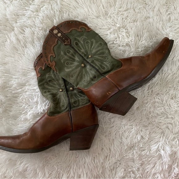 Ariat women’s leather & sage boots - Picture 5 of 9